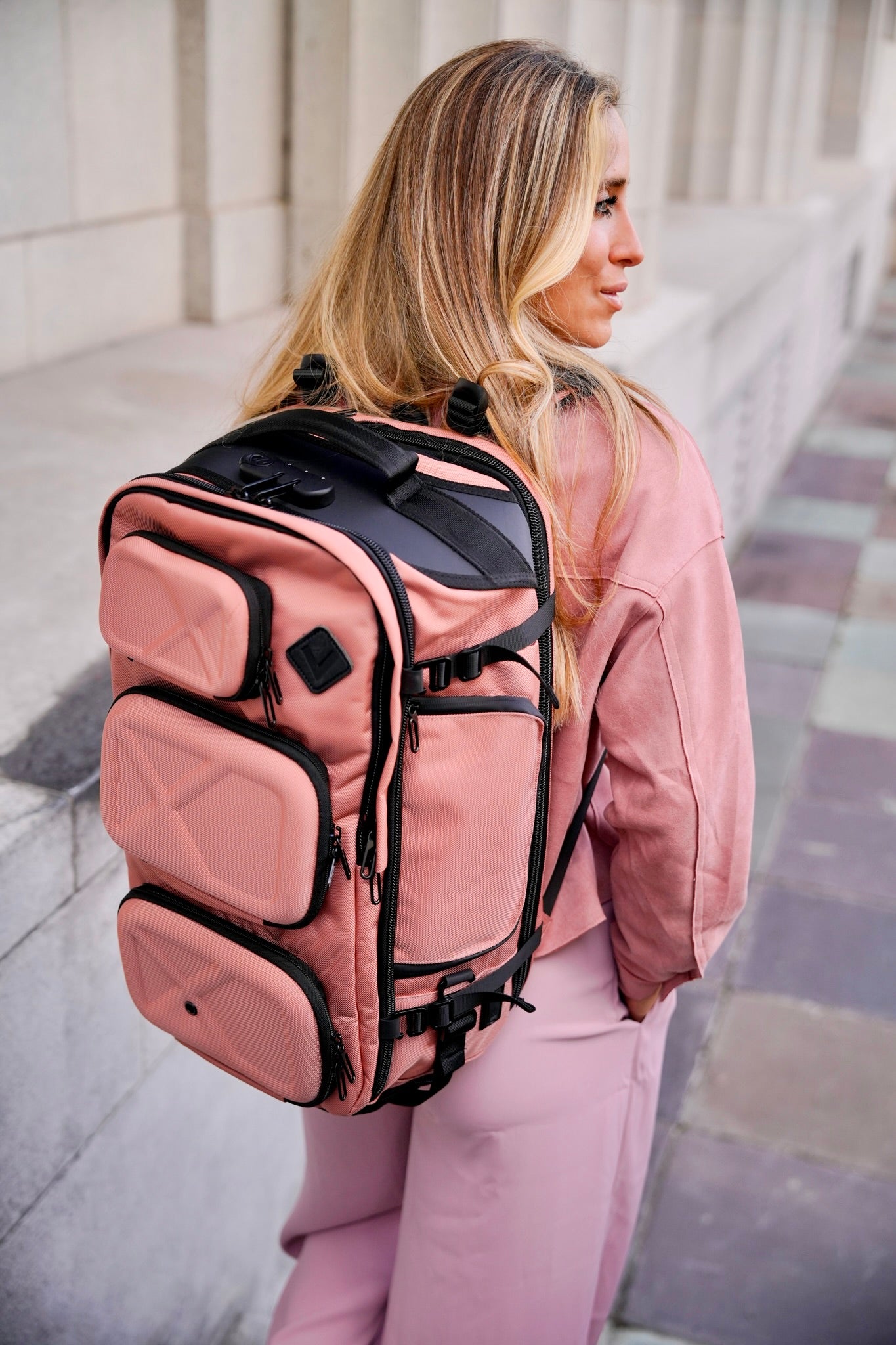 alyasha travel backpack The Backpack Islanders Savvy BLUSH 20L / Guava