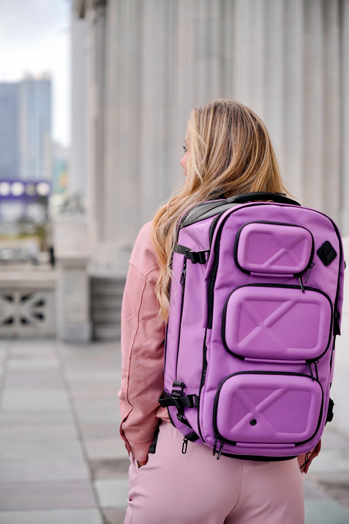alyasha travel backpack The Backpack Islanders Savvy BLUSH 20L / Guava
